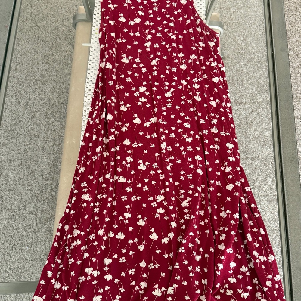 Women’s Red Floral Sleeveless Dress size Medium